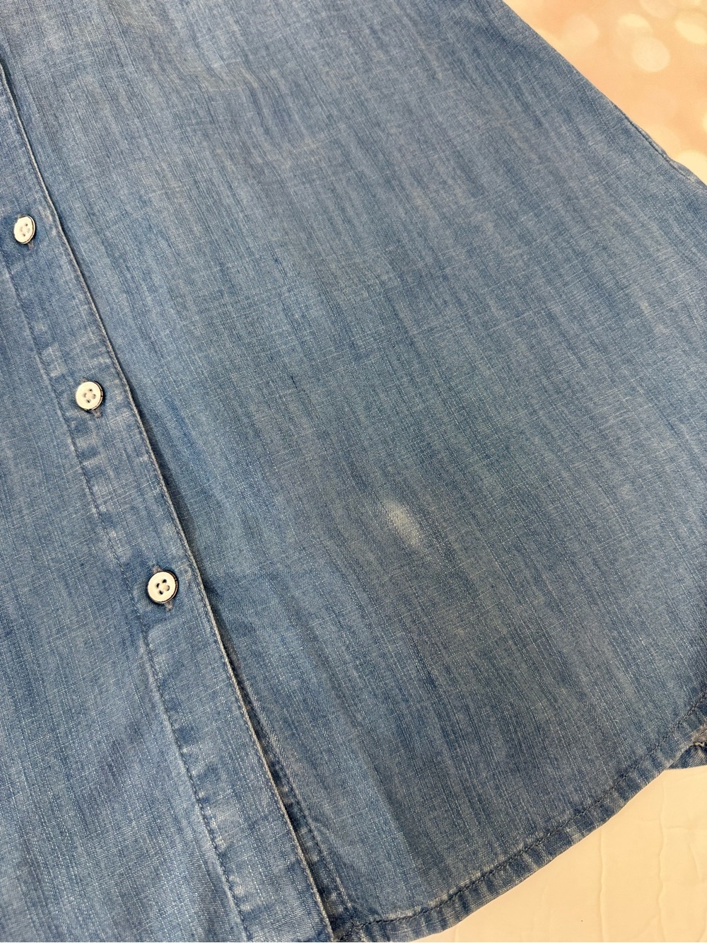 beachlunchlounge Sleeveless Tencel Denim Button-Down Top - Blue Small - Picture 9 of 10